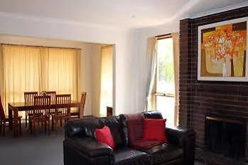 Bay Hotel Apartments Hobart 3*,
