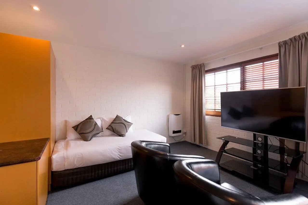 Bay Hotel Apartments Hobart 3*,