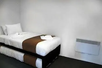 Bay Hotel Apartments Hobart 3*,