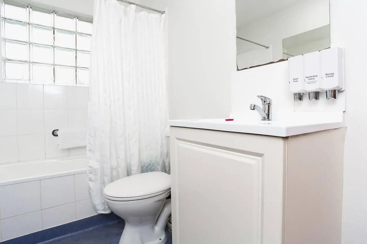 Bay Hotel Apartments Hobart 3*,
